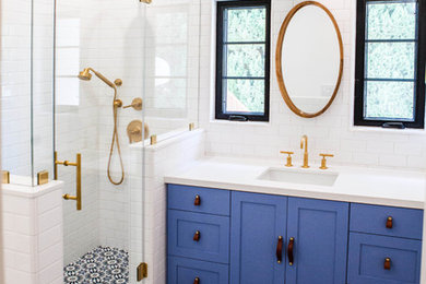 Example of a bathroom design in Los Angeles
