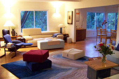 Eclectic living room photo in Los Angeles