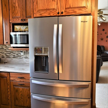 North Liberty, IN. Haas Signature Collection. Country Style Oak Kitchen