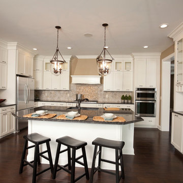 Transitional Boxwood Kitchen
