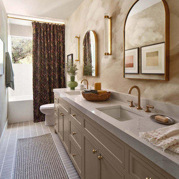Gorgeous wallpapers in House Beautiful’s Whole House 2025 designer showcase