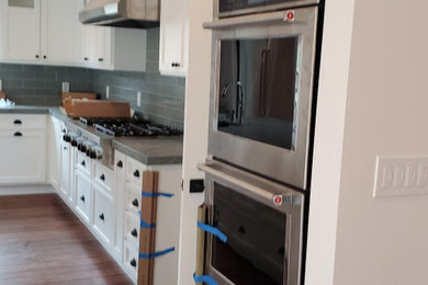 Example of a kitchen design in San Francisco