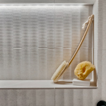 SOPHISTICATED UNDERSTATED BATHROOM