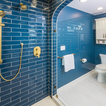 Open Primary Bath Layout with Privacy Knee Wall | Harrisburg, PA