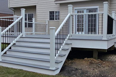 Inspiration for a timeless deck remodel in Indianapolis