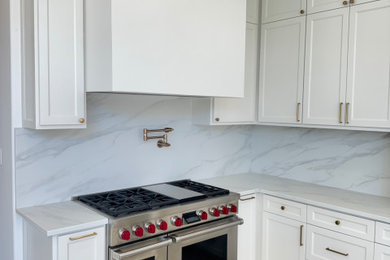 Kitchen - kitchen idea in Dallas