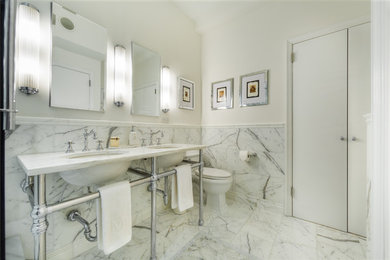 Inspiration for a transitional bathroom remodel in Los Angeles