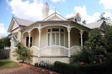 Traditional home design in Melbourne.