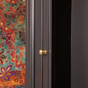 Traditional Moulded In-Frame Beaded Shaker Media Wall