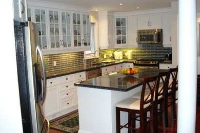 Example of an arts and crafts kitchen design in Toronto