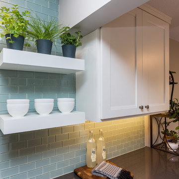 Kitchen Lives Larger in West Des Moines