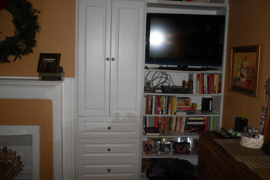 Inspiration for a timeless bedroom remodel in Cincinnati
