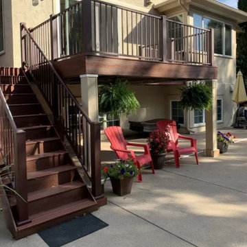 Deck design of composite deck with metal railing