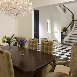 Idéer för att renovera en medelhavsstil matplats, med vita väggar och flerfärgat golv