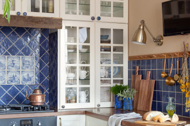 Inspiration for a rustic kitchen remodel in Saint Petersburg