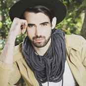Greg Nicolsons foto