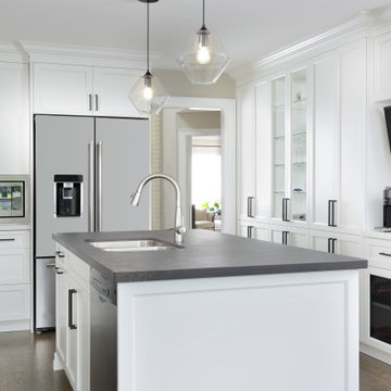 Bright Contemporary Kitchen