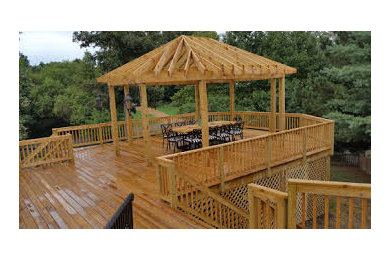Example of a classic deck design in Richmond