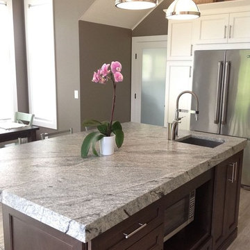 Silver Cloud Kitchen (Viscount White granite)