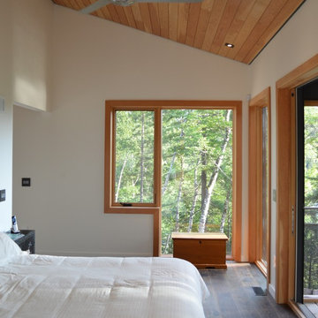Four Season Cottage near Haliburton