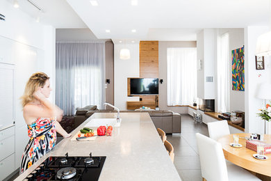 Trendy kitchen photo in Tel Aviv
