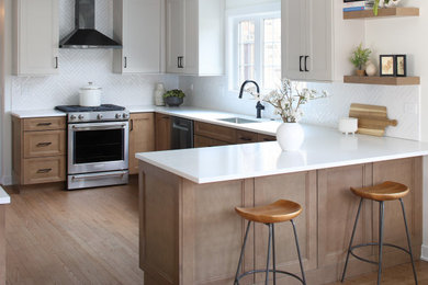 Inspiration for a transitional u-shaped kitchen remodel in Chicago