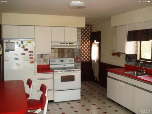 What Kitchen Style Goes With Octagon Red Dot Floor Tiles