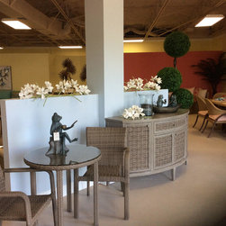 Sarasota Showroom - Outdoor Side Tables