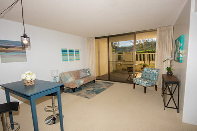 Example of a classic living room design in Hawaii