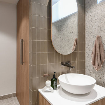 // DARLINGHURST - MAIN BATHROOM