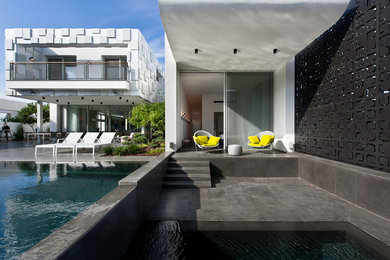 Example of a trendy house exterior design in Tel Aviv