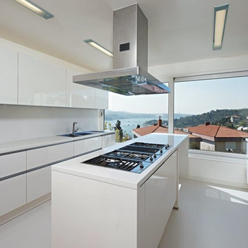 Tanova House