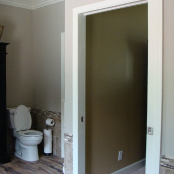 Warm neutral bathroom