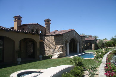 Exterior home idea in Other