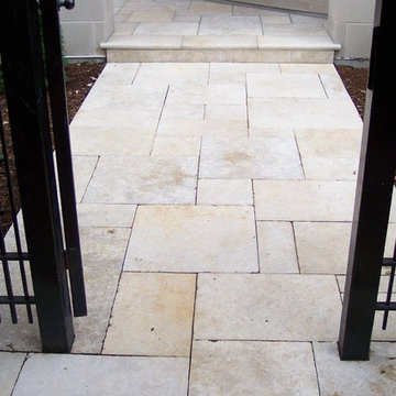 Formal Limestone in Lincoln Park