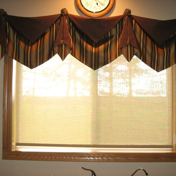 Bistro Valance with Hunter Douglas Designer Screen Shade