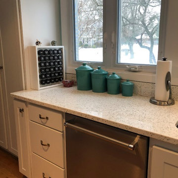 Element 1 1/4" polished Curava Recycled Glass Surfaces