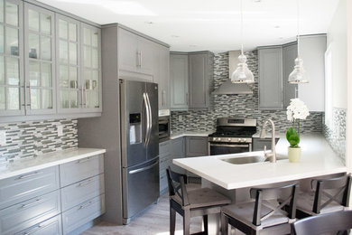 Example of a kitchen design in Toronto