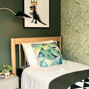 Child's bedroom in a gorgeous deep green