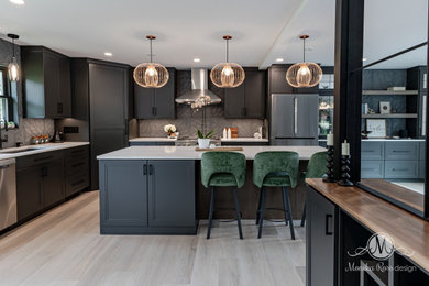 Mid-century modern kitchen photo in Chicago
