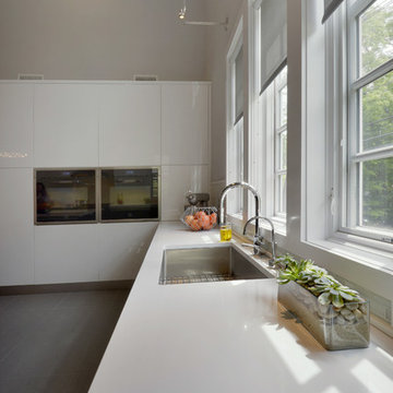 Spacious Contemporary Kitchen in New Jersey