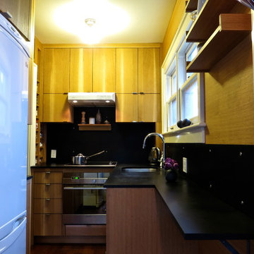 Tiny Kitchen for Small Cakes