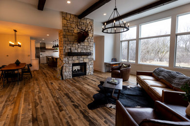 Example of a cottage living room design in Minneapolis
