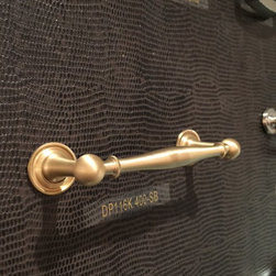 Accessories - Cabinet knobs - Pulls - Cabinet And Drawer Handle Pulls