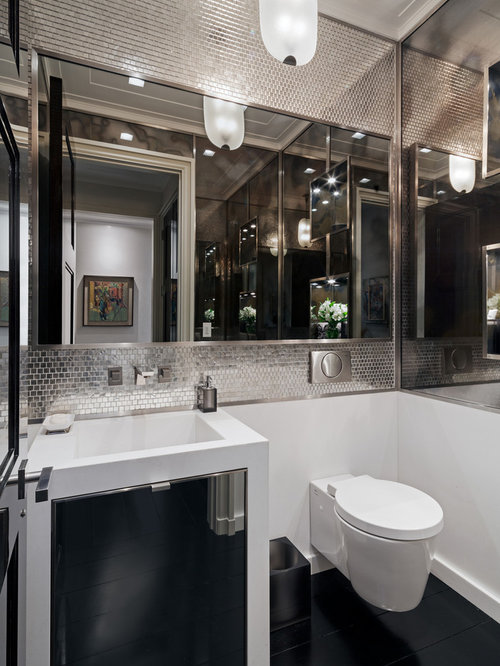 Fotos de baños | Diseños de baños con suelo de madera oscura y baldosas