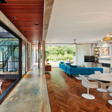 CIRCULATION GALLERY, MAIN FLOOR LIVING SPACE