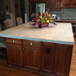White Pearl Quartzite kitchen - Kitchen Countertops