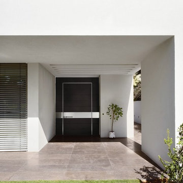 Synua – Exterior front doors by Oikos