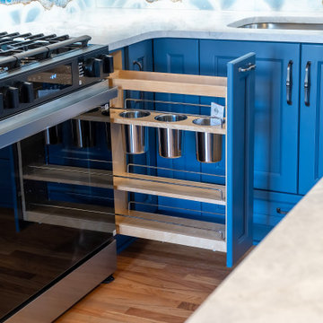 A Fun, Fresh Kitchen for a Multi-Generation Home