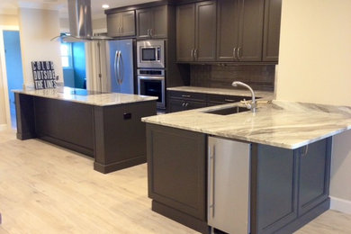 Inspiration for a transitional kitchen remodel in Jacksonville